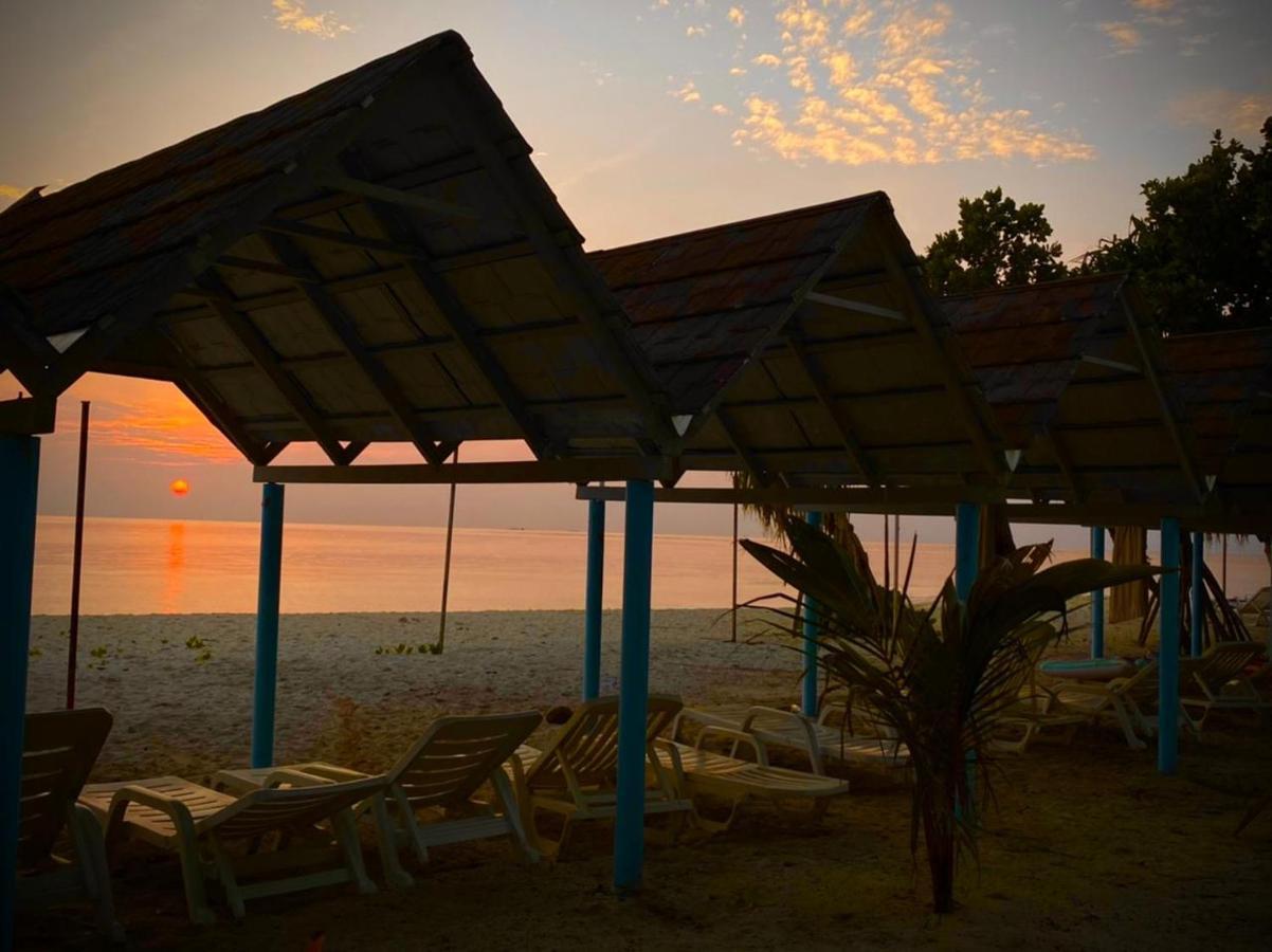 Coral Maldives Гостевой дом Хангнаамеедхоо