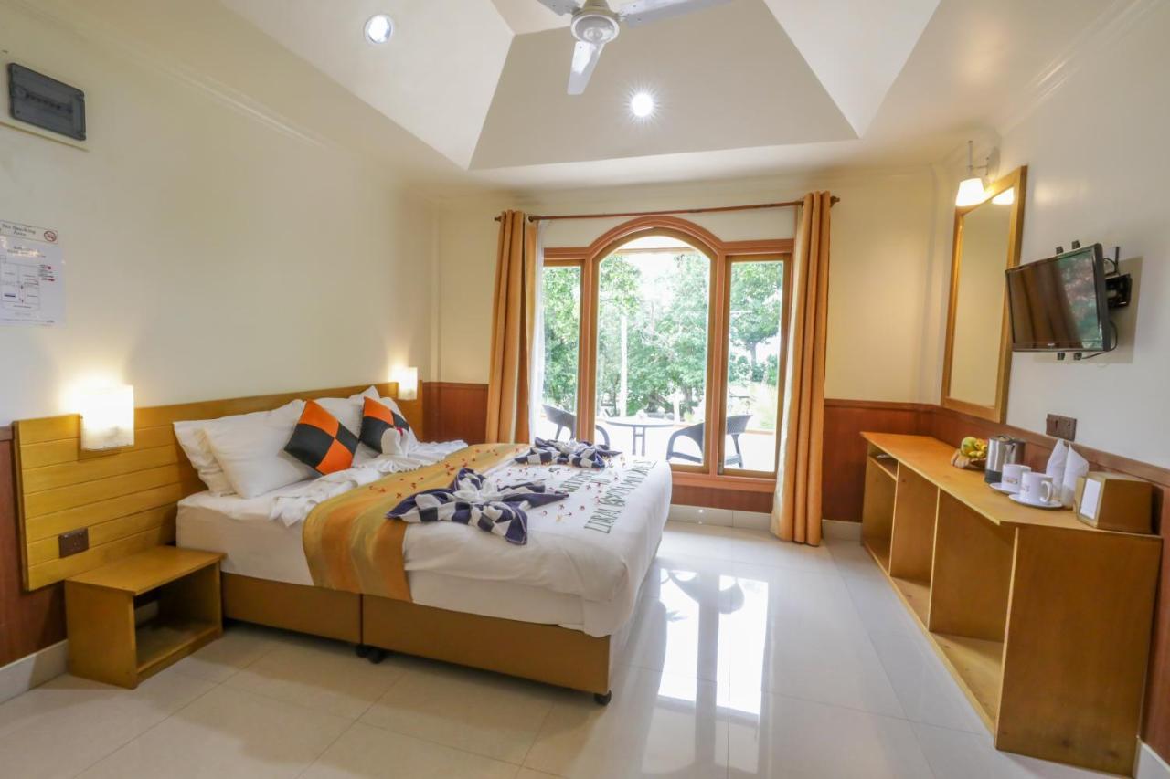 Coral Maldives Гостевой дом Хангнаамеедхоо