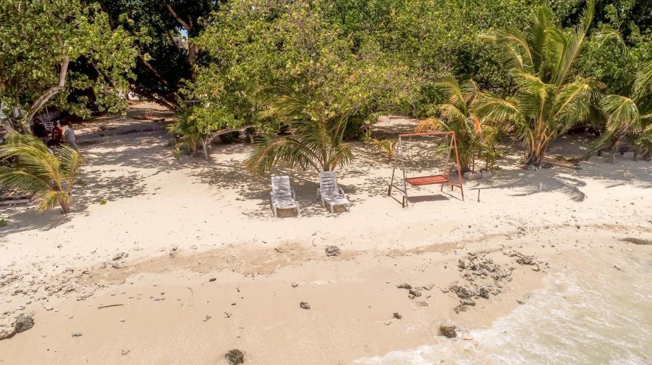 Coral Maldives Гостевой дом Хангнаамеедхоо